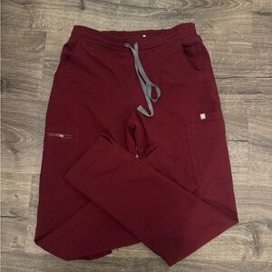 Figs Men's Maroon Drawstring Cargo Joggers